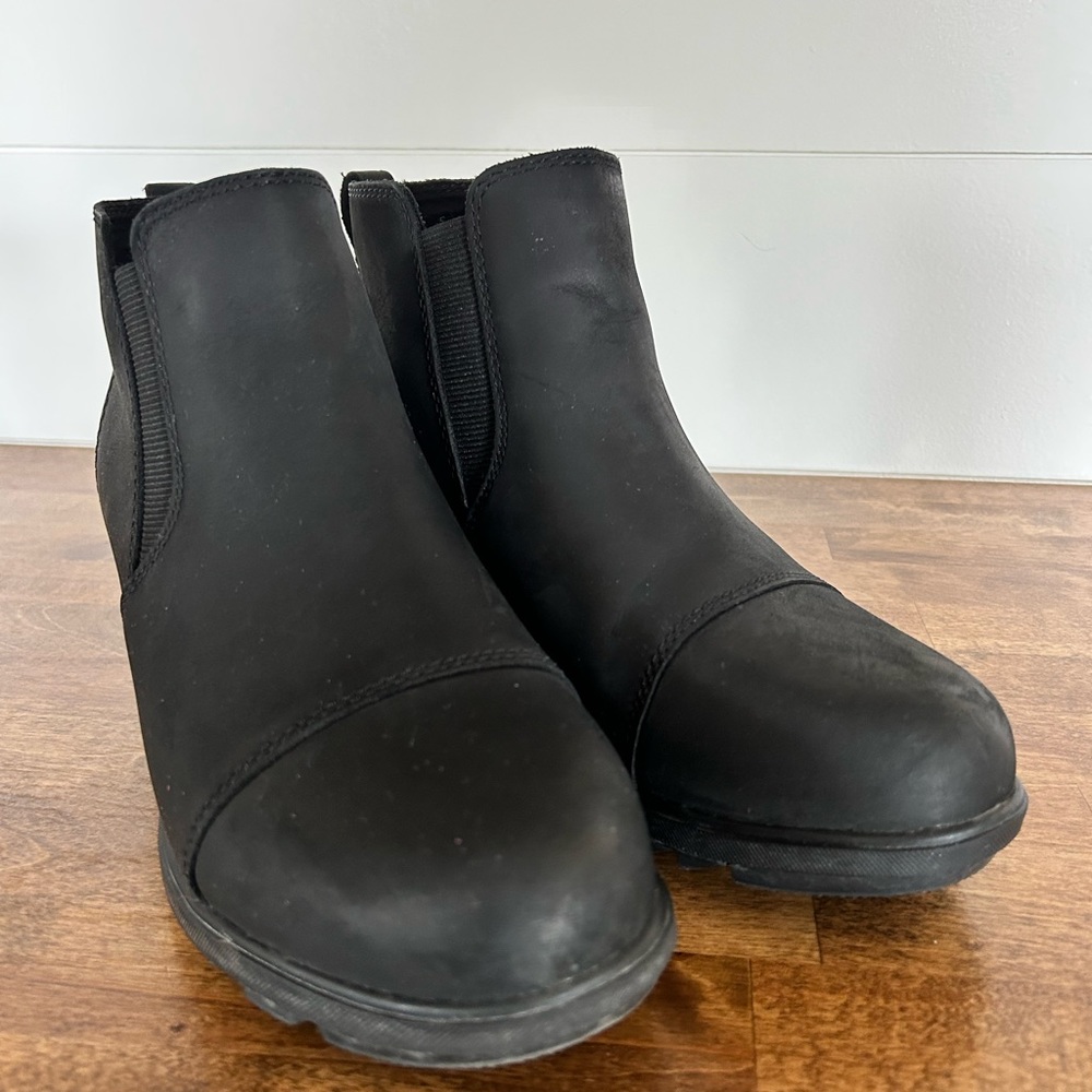 Like new Sorel Evie Wedge Booties